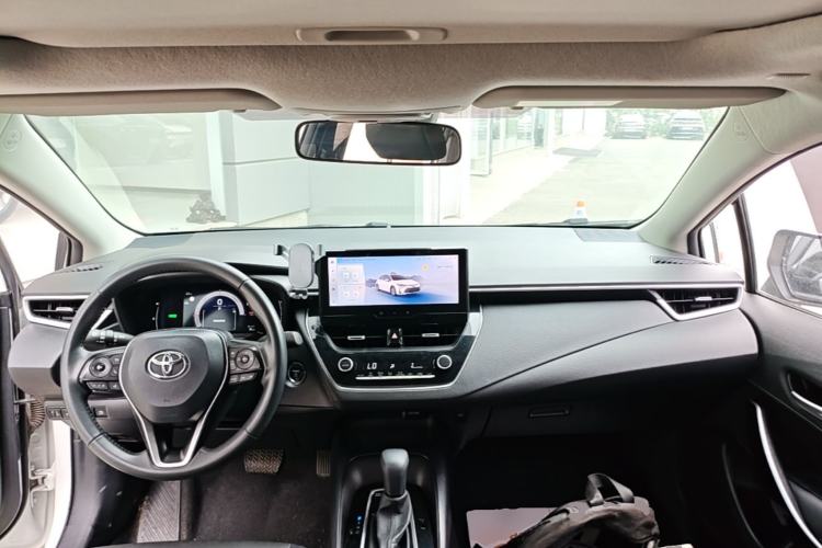 Used Toyota Corolla 2024 1.8L Smart Electric Hybrid Dual-Engine Elite Edition Center Console