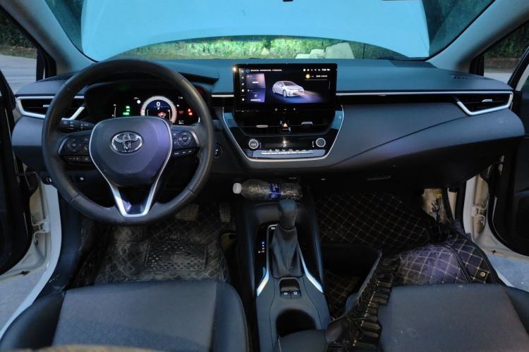 Used Toyota Corolla 2024 1.8L Smart Electric Hybrid Dual-Engine Elite Edition Center Console