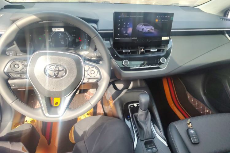 Used Toyota Corolla 2024 1.8L Smart Electric Hybrid Dual-Engine Elite Edition Center Console