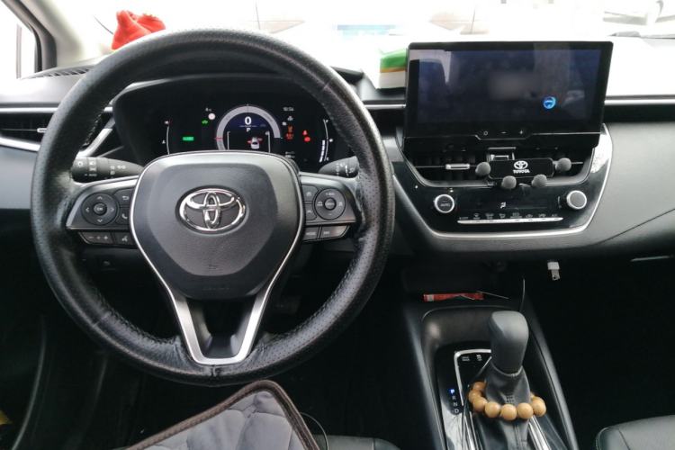 Used Toyota Corolla 2024 1.8L Smart Electric Hybrid Dual-Engine Elite Edition Center Console