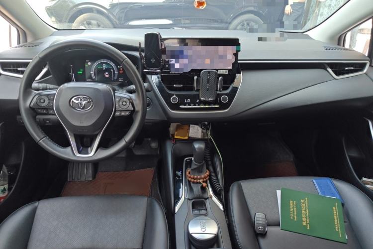 Used Toyota Corolla 2024 1.8L Smart Electric Hybrid Dual-Engine Elite Edition Center Console