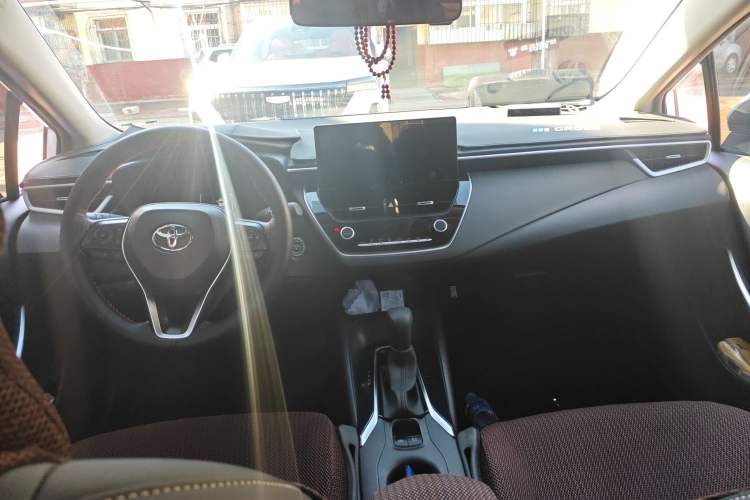 Used Toyota Corolla 2024 1.8L Smart Electric Hybrid Dual-Engine Elite Edition Center Console