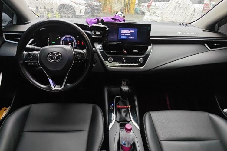 Used Toyota Corolla 2024 1.8L Smart Electric Hybrid Dual-Engine Elite Edition Center Console