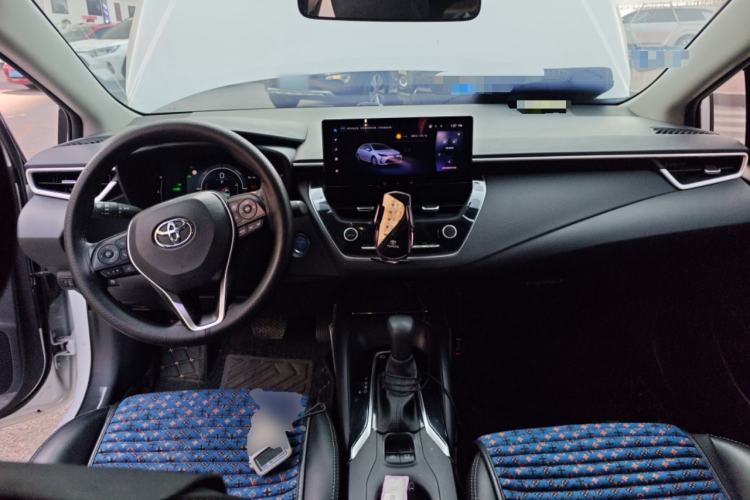 Used Toyota Corolla 2024 1.8L Smart Electric Hybrid Dual-Engine Elite Edition Center Console