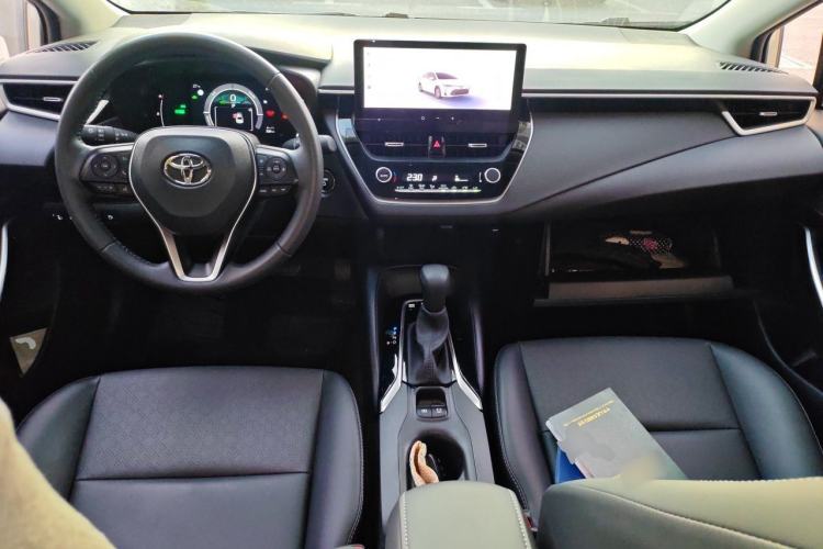 Used Toyota Corolla 2024 1.8L Smart Electric Hybrid Dual-Engine Elite Edition Center Console