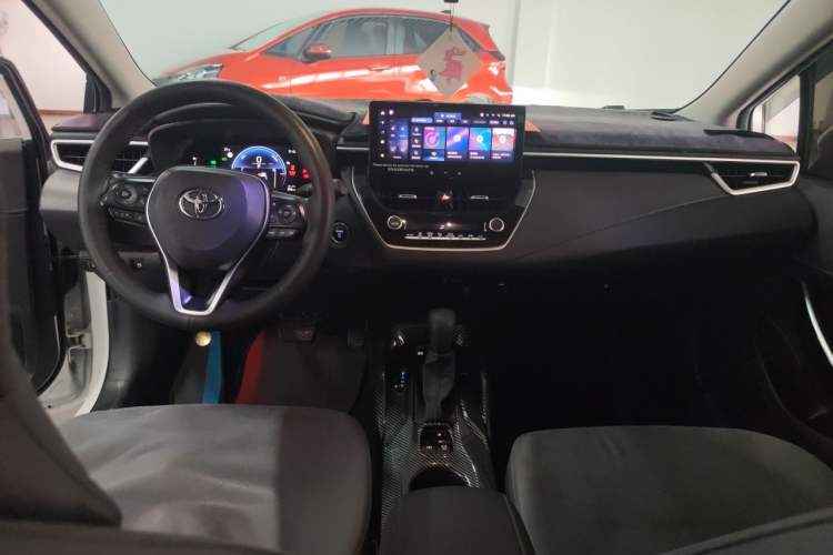 Used Toyota Corolla 2024 1.8L Smart Electric Hybrid Dual-Engine Elite Edition Center Console