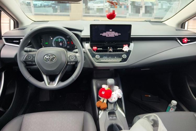 Used Toyota Corolla 2024 1.8L Smart Electric Hybrid Dual-Engine Elite Edition Center Console