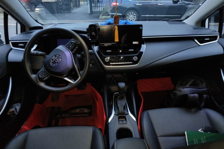 Used Toyota Corolla 2024 1.8L Smart Electric Hybrid Dual-Engine Elite Edition Center Console