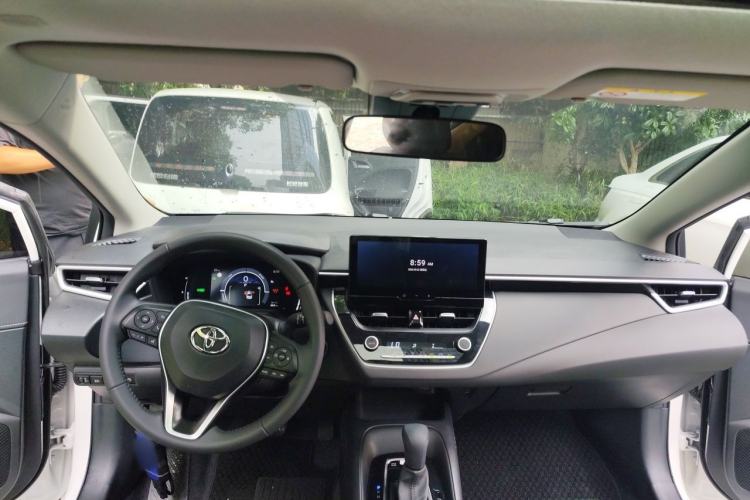 Used Toyota Corolla 2024 1.8L Smart Electric Hybrid Dual-Engine Elite Edition Center Console