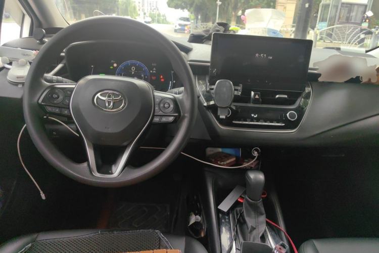 Used Toyota Corolla 2024 1.8L Smart Electric Hybrid Dual-Engine Elite Edition Center Console