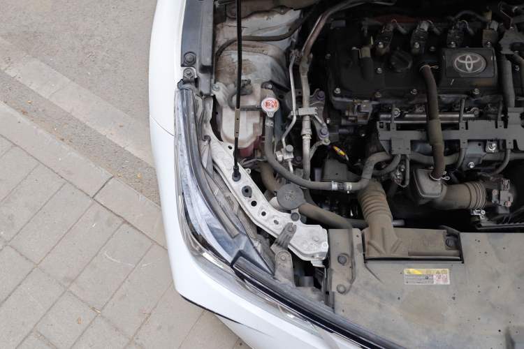 Used Toyota Corolla 2024 1.8L Smart Electric Hybrid Dual-Engine Elite Edition Engine Bay Right