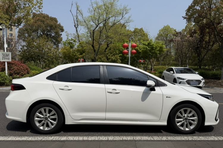 Used Toyota Corolla 2024 1.8L Smart Electric Hybrid Dual-Engine Elite Edition Exterior 4