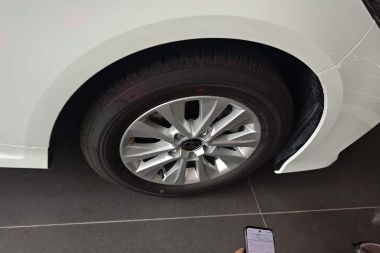 Used Toyota Corolla 2024 1.8L Smart Electric Hybrid Dual-Engine Pioneer Edition Exterior 4