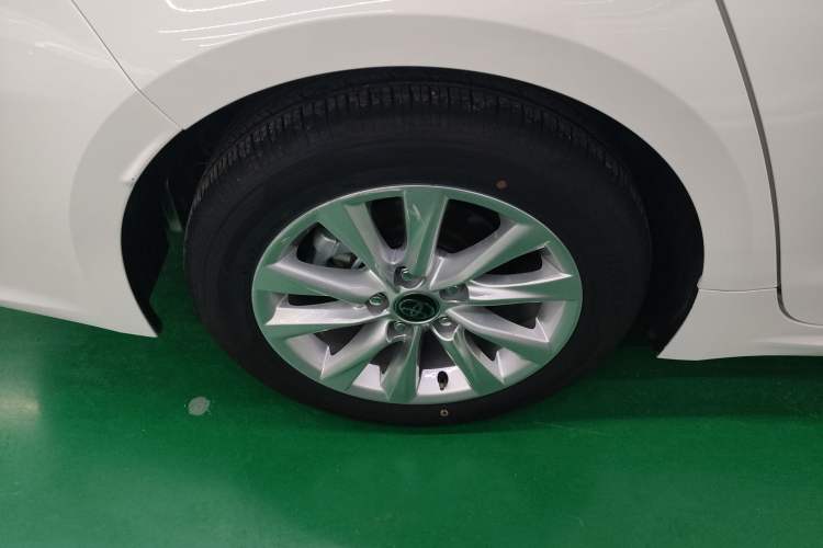 Used Toyota Corolla 2024 1.8L Smart Electric Hybrid Dual-Engine Elite Edition Exterior 5