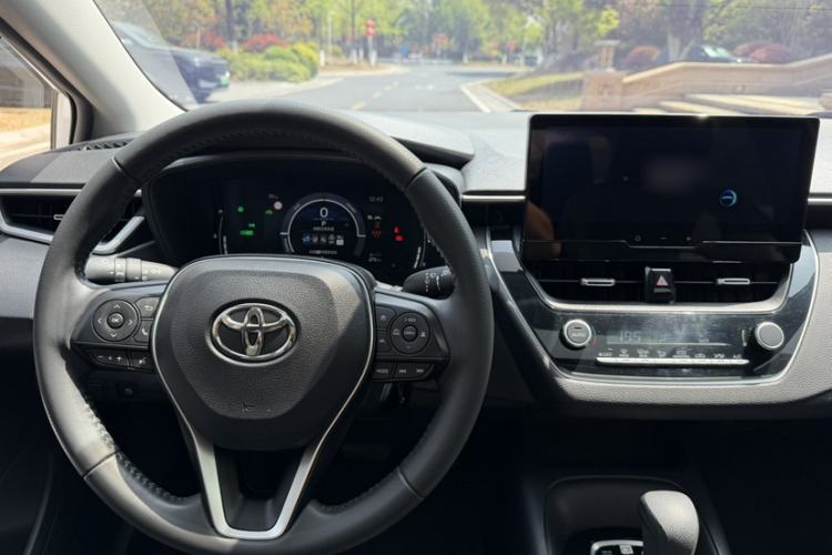 Used Toyota Corolla 2024 1.8L Smart Electric Hybrid Dual-Engine Elite Edition Exterior 8