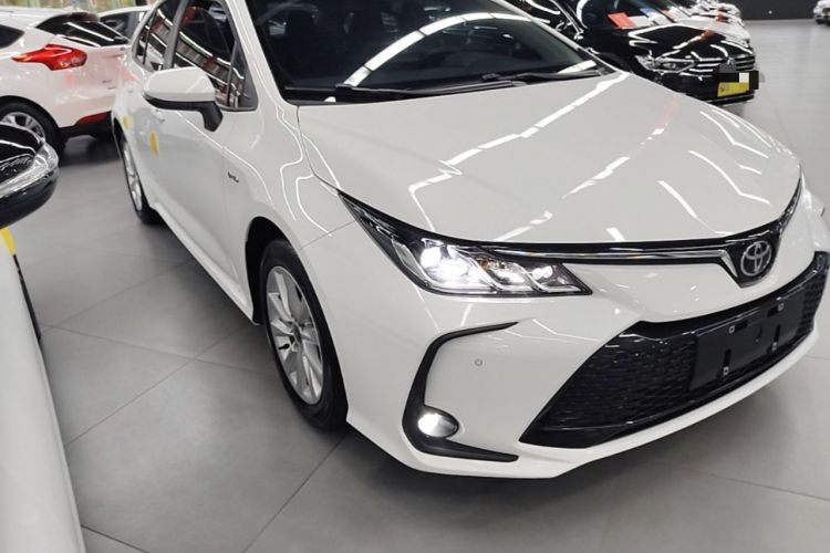 Used Toyota Corolla 2024 1.8L Smart Electric Hybrid Dual-Engine Elite Edition Front Right 45 Deg