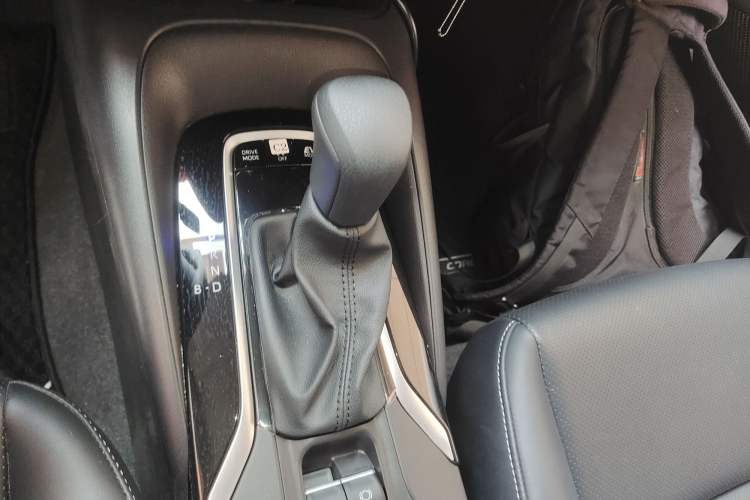 Used Toyota Corolla 2024 1.8L Smart Electric Hybrid Dual-Engine Pioneer Edition Gear Lever