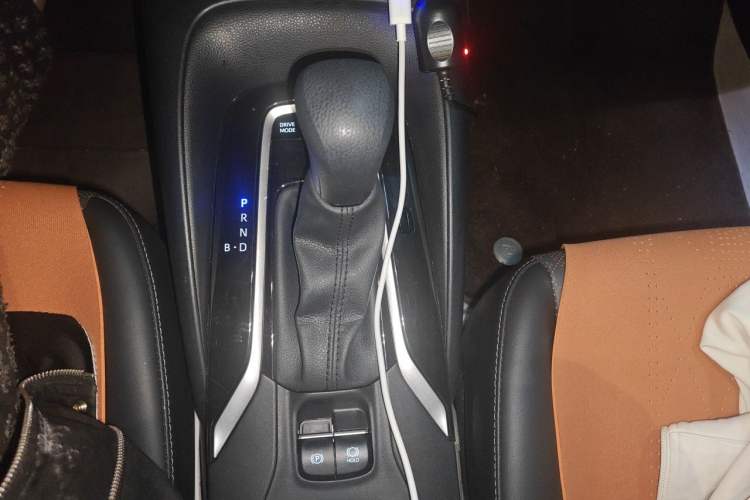 Used Toyota Corolla 2024 1.8L Smart Electric Hybrid Dual-Engine Elite Edition Gear Lever