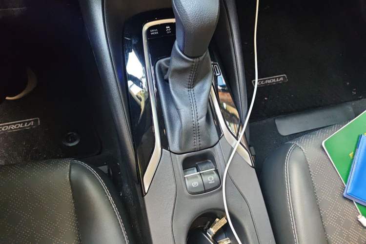 Used Toyota Corolla 2024 1.8L Smart Electric Hybrid Dual-Engine Elite Edition Gear Lever