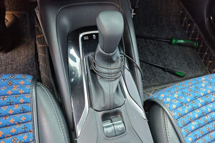 Used Toyota Corolla 2024 1.8L Smart Electric Hybrid Dual-Engine Elite Edition Gear Lever