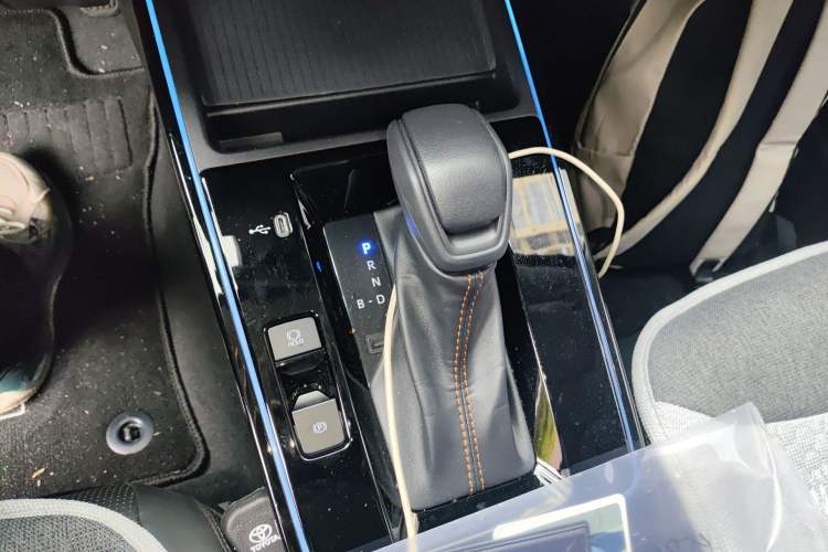 Used Toyota Corolla 2024 1.8L Smart Electric Hybrid Dual-Engine Elite Edition Gear Lever