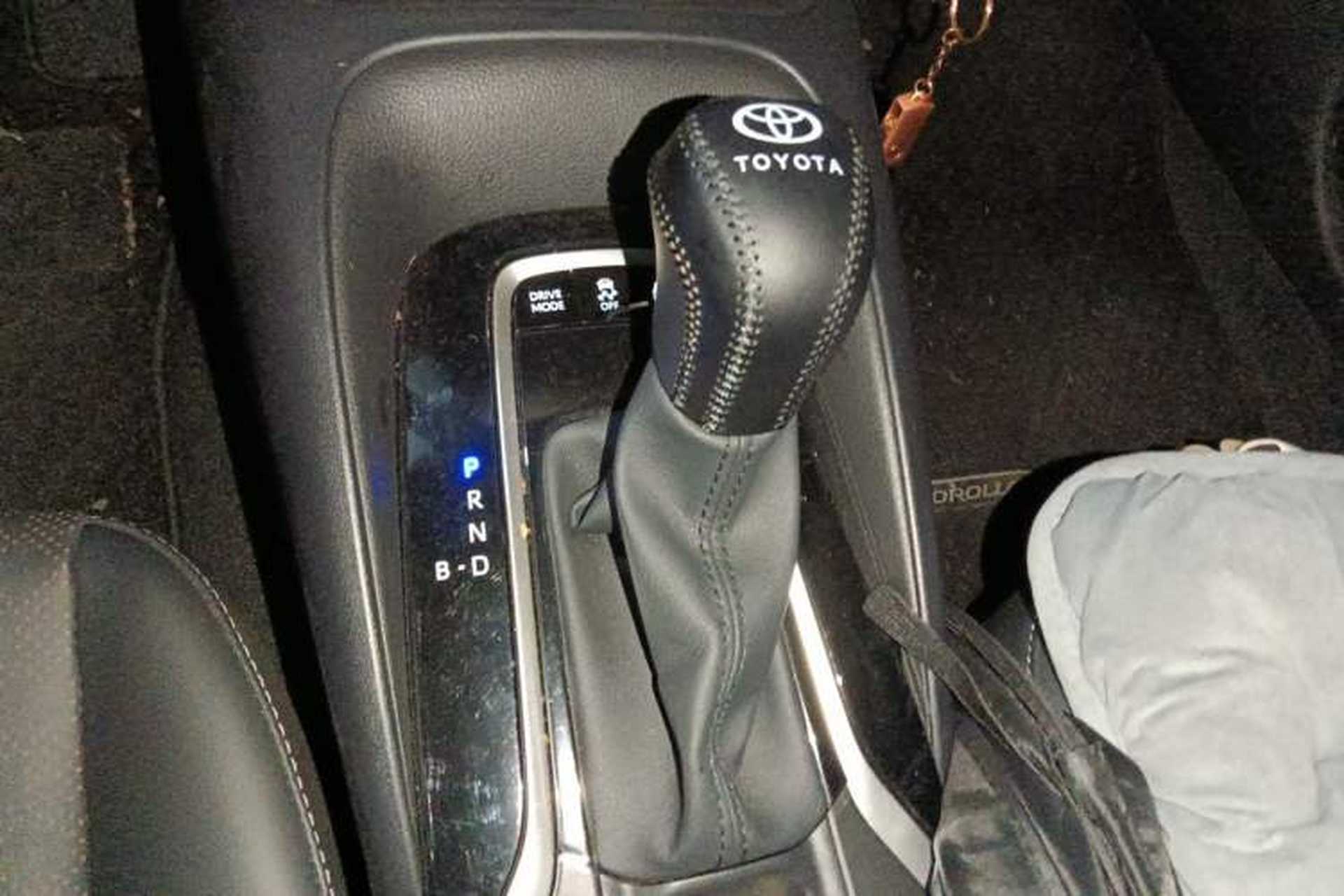 Used Toyota Corolla 2024 1.8L Smart Electric Hybrid Dual-Engine Elite Edition Gear Lever