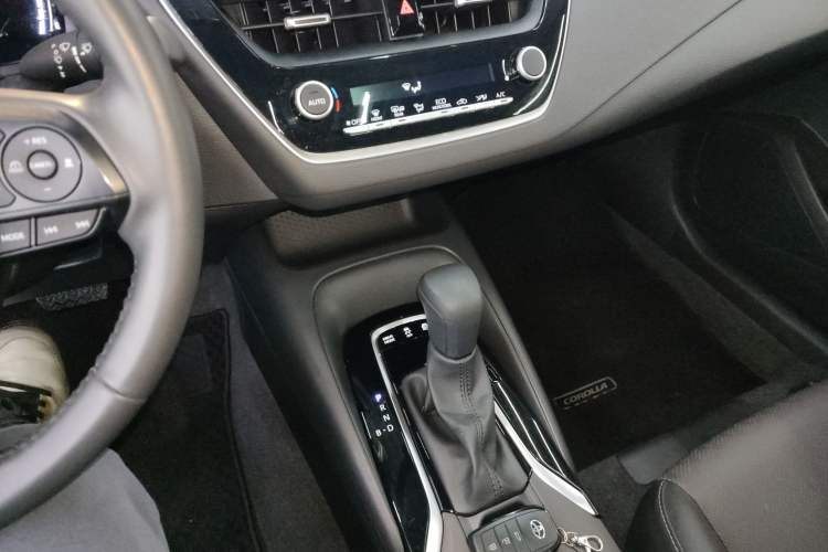 Used Toyota Corolla 2024 1.8L Smart Electric Hybrid Dual-Engine Elite Edition Gear Lever