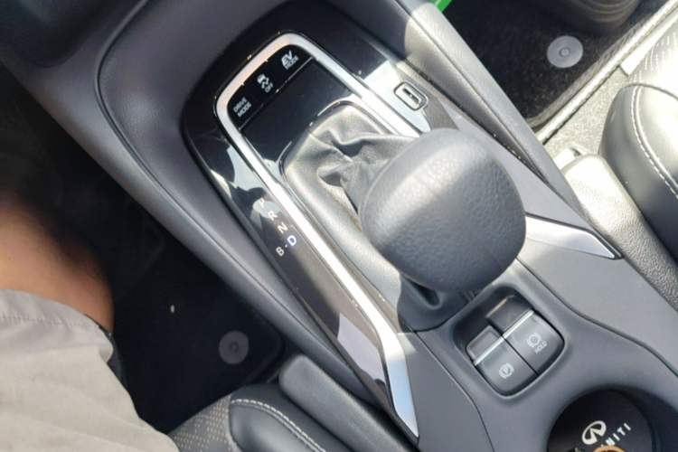 Used Toyota Corolla 2024 1.8L Smart Electric Hybrid Dual-Engine Elite Edition Gear Lever