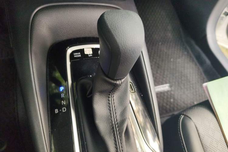 Used Toyota Corolla 2024 1.8L Smart Electric Hybrid Dual-Engine Elite Edition Gear Lever