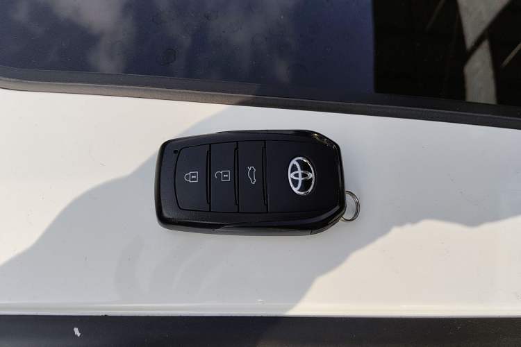 Used Toyota Corolla 2024 1.8L Smart Electric Hybrid Dual-Engine Elite Edition Interior 1