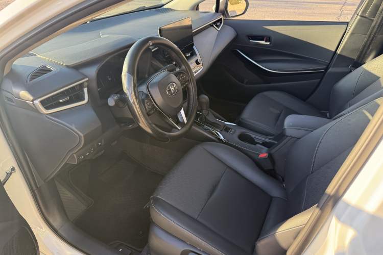 Used Toyota Corolla 2024 1.8L Smart Electric Hybrid Dual-Engine Elite Edition Interior 1