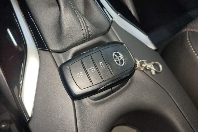 Used Toyota Corolla 2024 1.8L Smart Electric Hybrid Dual-Engine Elite Edition Interior 1