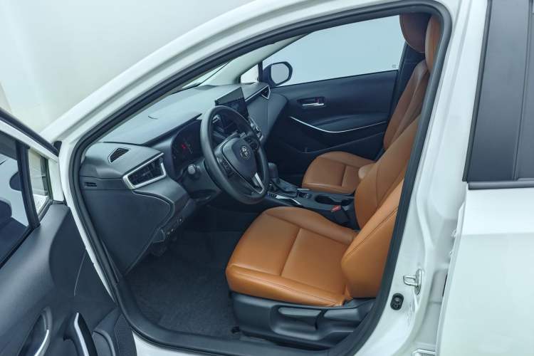 Used Toyota Corolla 2024 1.8L Smart Electric Hybrid Dual-Engine Pioneer Edition Interior 2