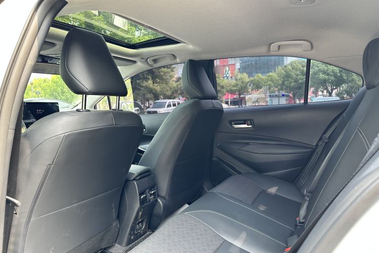 Used Toyota Corolla 2024 1.8L Smart Electric Hybrid Dual-Engine Elite Edition Interior 3
