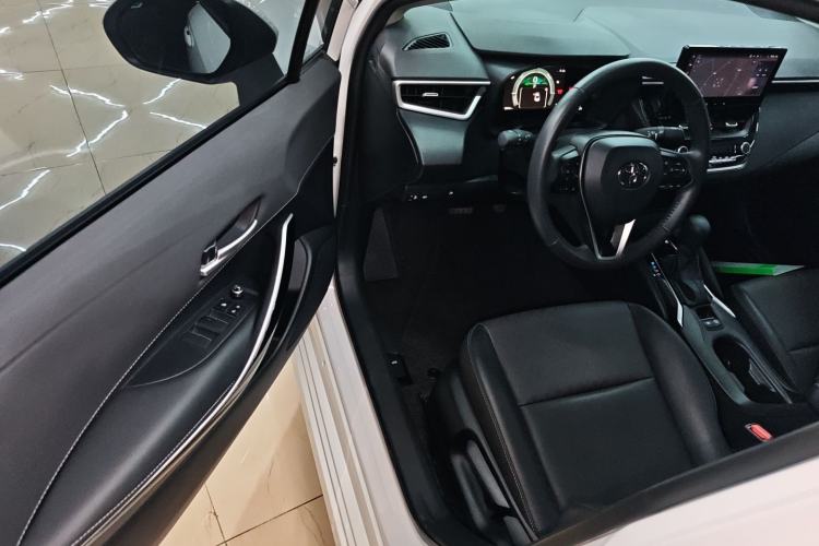 Used Toyota Corolla 2024 1.8L Smart Electric Hybrid Dual-Engine Elite Edition Interior 3