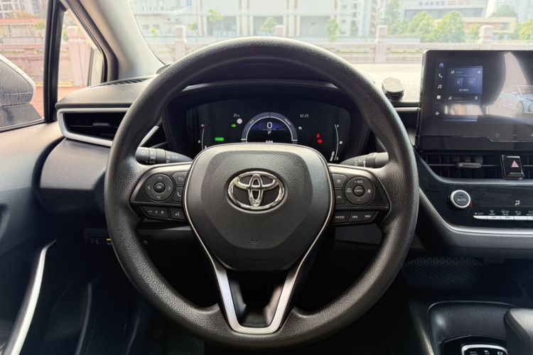 Used Toyota Corolla 2024 1.8L Smart Electric Hybrid Dual-Engine Pioneer Edition Interior 3