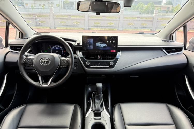 Used Toyota Corolla 2024 1.8L Smart Electric Hybrid Dual-Engine Pioneer Edition Interior 5