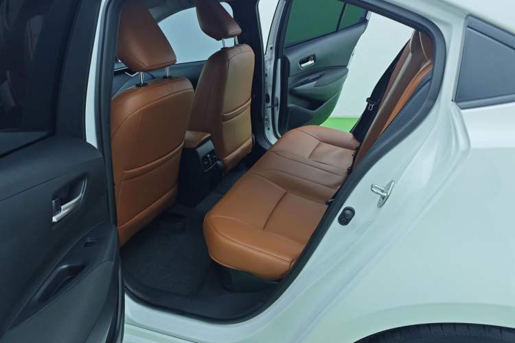 Used Toyota Corolla 2024 1.8L Smart Electric Hybrid Dual-Engine Pioneer Edition Interior 7