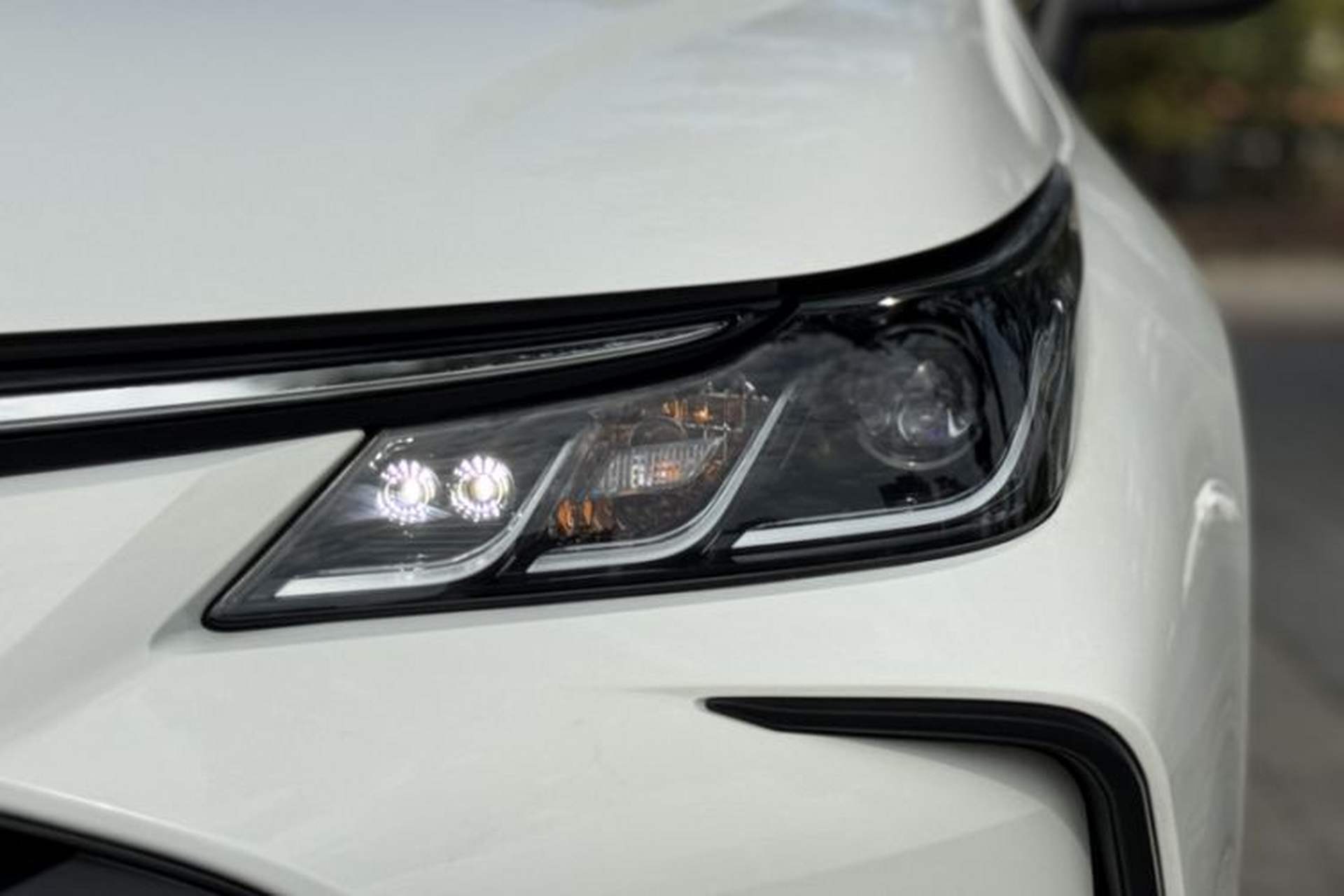 Used Toyota Corolla 2024 1.8L Smart Electric Hybrid Dual-Engine Pioneer Edition Left Front Headlight