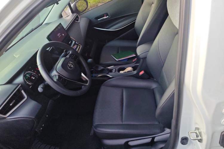 Used Toyota Corolla 2024 1.8L Smart Electric Hybrid Dual-Engine Elite Edition Left Front Seat
