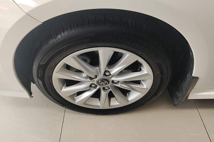 Used Toyota Corolla 2024 1.8L Smart Electric Hybrid Dual-Engine Elite Edition Left Front Wheel Hub