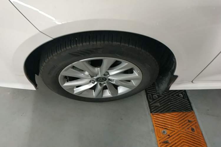 Used Toyota Corolla 2024 1.2T Elite Edition Left Front Wheel Hub