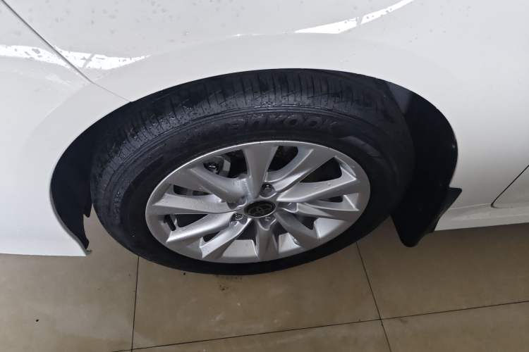 Used Toyota Corolla 2024 1.8L Smart Electric Hybrid Dual-Engine Elite Edition Left Front Wheel Hub