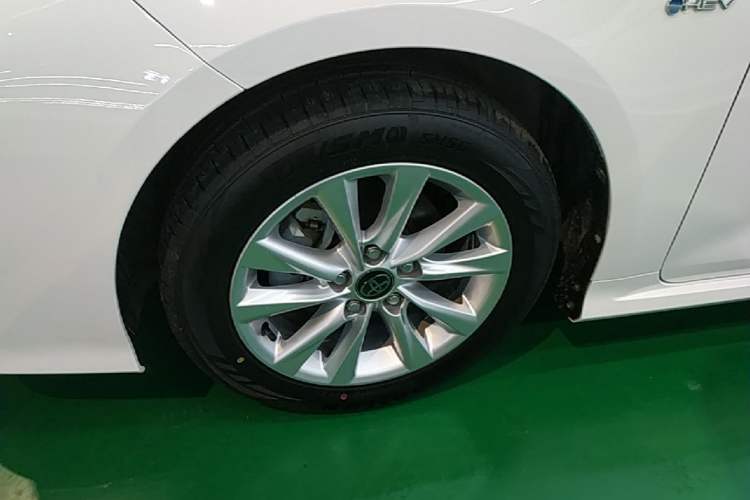Used Toyota Corolla 2024 1.8L Smart Electric Hybrid Dual-Engine Elite Edition Left Front Wheel Hub