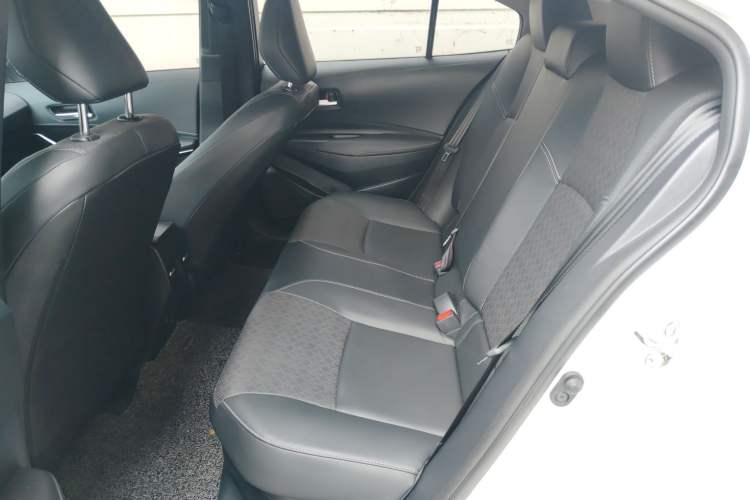 Used Toyota Corolla 2024 1.8L Smart Electric Hybrid Dual-Engine Elite Edition Left Rear Seat