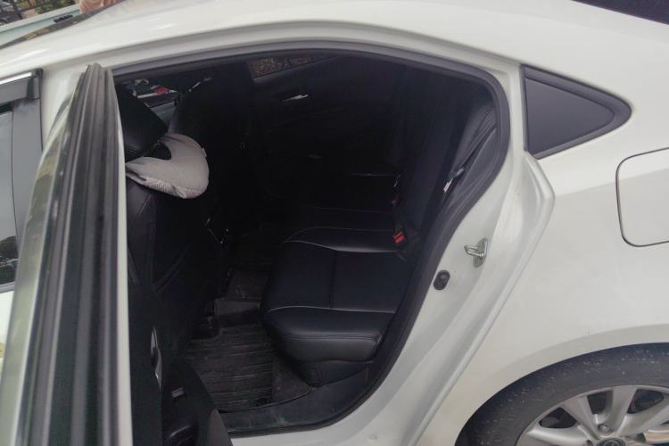 Used Toyota Corolla 2024 1.8L Smart Electric Hybrid Dual-Engine Elite Edition Left Rear Seat