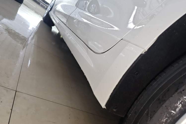 Used Toyota Corolla 2024 1.8L Smart Electric Hybrid Dual-Engine Elite Edition Left Side Sill