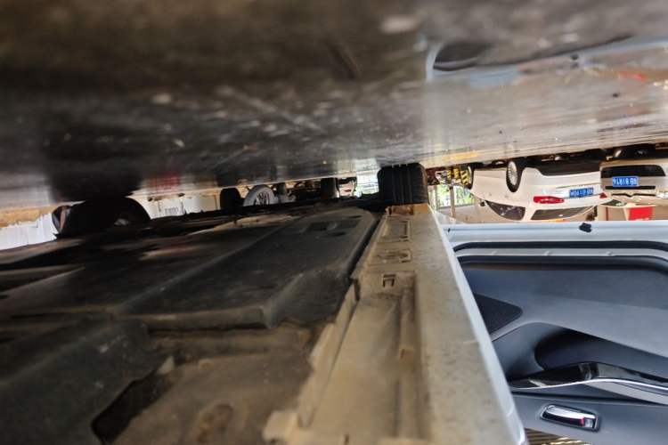Used Toyota Corolla 2024 1.8L Smart Electric Hybrid Dual-Engine Elite Edition Left Side Sill