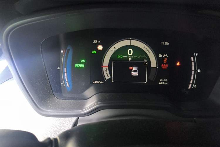 Used Toyota Corolla 2024 1.8L Smart Electric Hybrid Dual-Engine Pioneer Edition Odometer Close Up