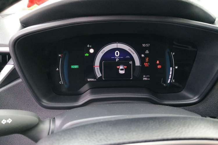 Used Toyota Corolla 2024 1.8L Smart Electric Hybrid Dual-Engine Elite Edition Odometer Close Up